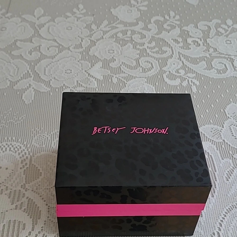 Betsey Johnson Watch - Picture 3 of 4